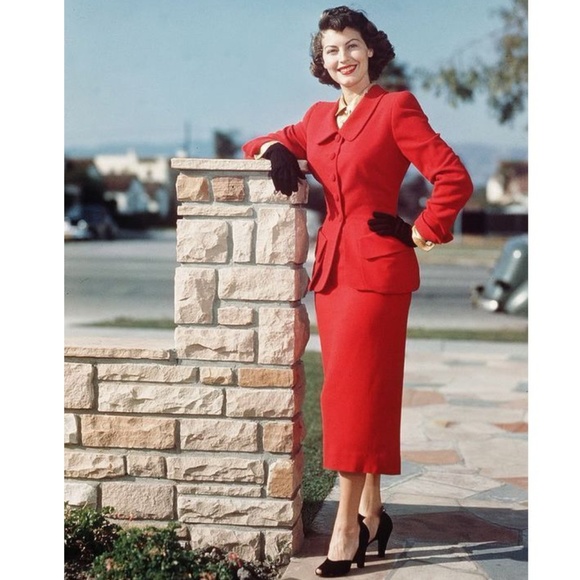 red skirt suits for ladies